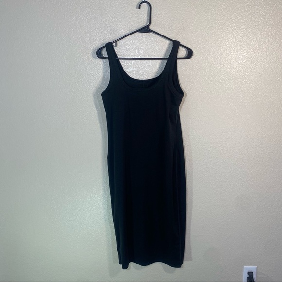 Vuori Black Sleeveless Dress - Picture 8 of 8